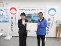 杉本事務局長（右）と佐藤地方参事官