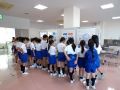 課外授業で訪れた小学生
