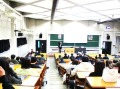 講義を聴く学生たち