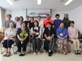 将来の担い手も参加して記念撮影