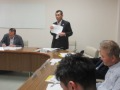 情報提供を行う柚木地方参事官