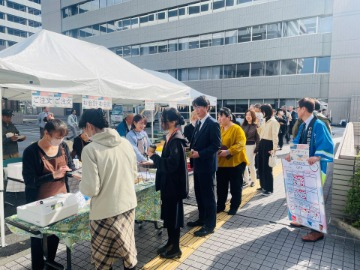 賑わう会場の様子