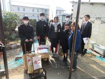 鶴山中学校の生徒の皆さん
