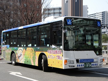 ラッピングバスの写真