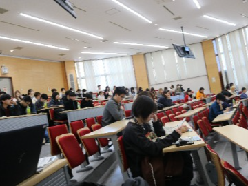 シンポジウム会場の様子