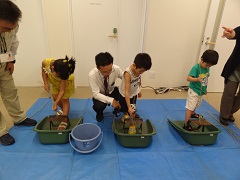 千歯で脱穀体験