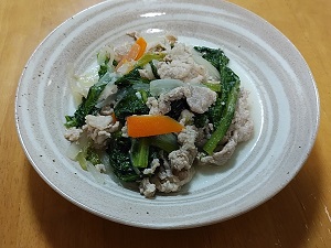 残った野菜と豚肉の炒め物