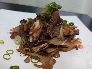 舞茸と牛肉の甘辛炒め