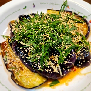 ゴマたっぷり焼きナス