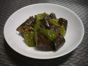 なすとピーマンの肉みそ炒め