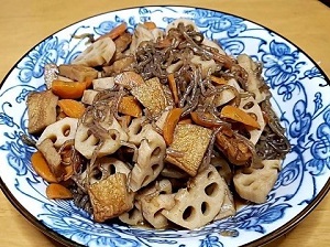 レンコンとこんにゃくの炒り煮