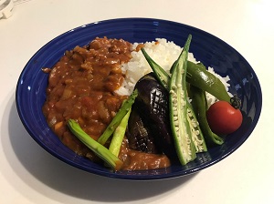 野菜たっぷり！トマトチキンカレー