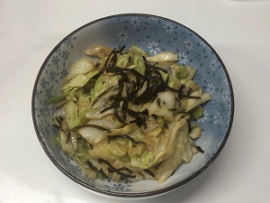 キャベツの塩昆布和え