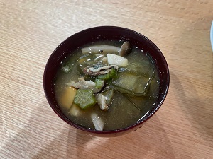 オクラの味噌汁