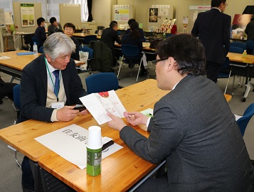 講師の稲垣氏との個別相談