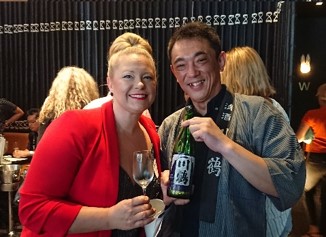 試飲の様子