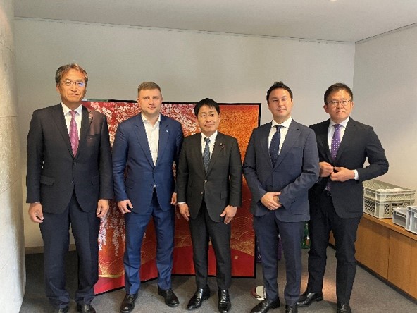 State Minister Takemura with State Property Fund of Ukraine, KUBOTA Corporation, and YANMAR AGRIBUSINESS CO., LTD.