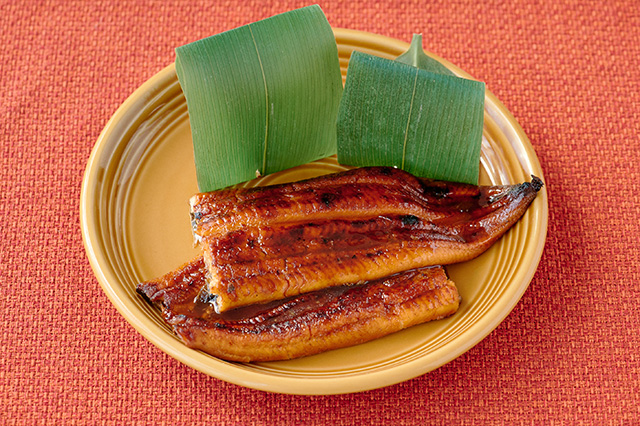 Unagi no hobiki ni (eel stewed in a hobiki)