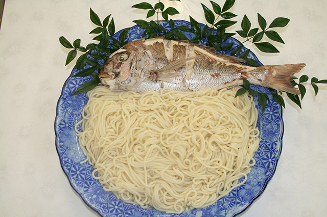 Tai-men (sea bream noodles)