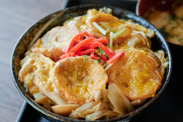 Aburafu don (Rice Bowl with deep-fried wheat gluten)