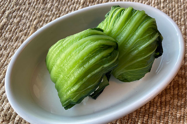 Hiroshima-nazuke-no Onigiri (Rice ball wrapped in pickled Hiroshima mustard)