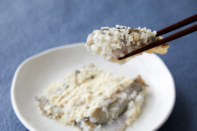 Hatahatazushi/Shirohatazushi (Japanese sandfish stuffed with soy pulp)