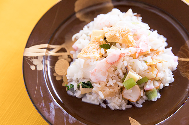 Sake Zushi (Sushi made with Seasonal Ingredients and Local Sake)