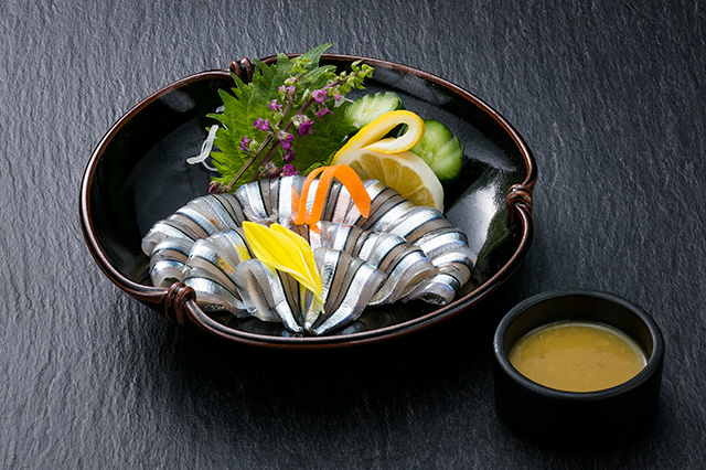 Kibinagono-sashimi (Kibinago sashimi)