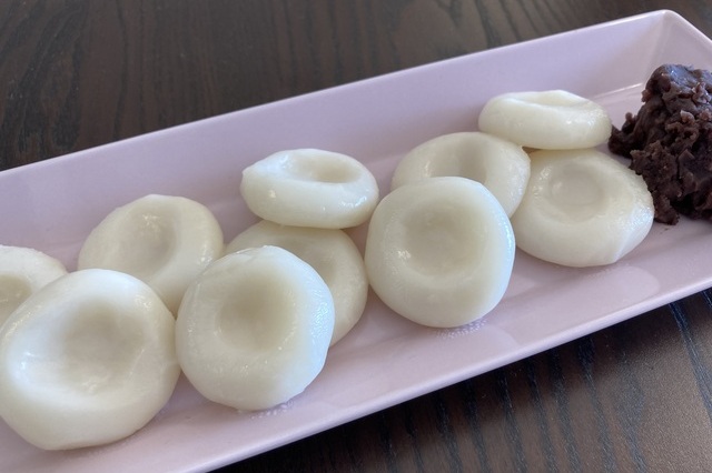 Heso Mochi (Dented Rice Cakes)