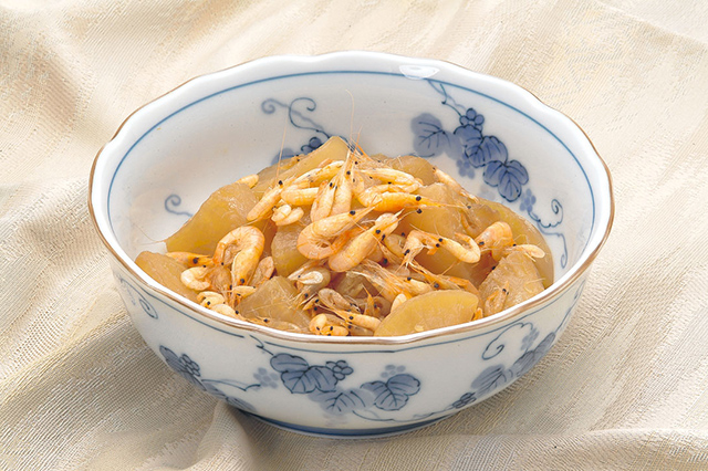 Ebi Daikon (Simmered Daikon radish with Shrimp)