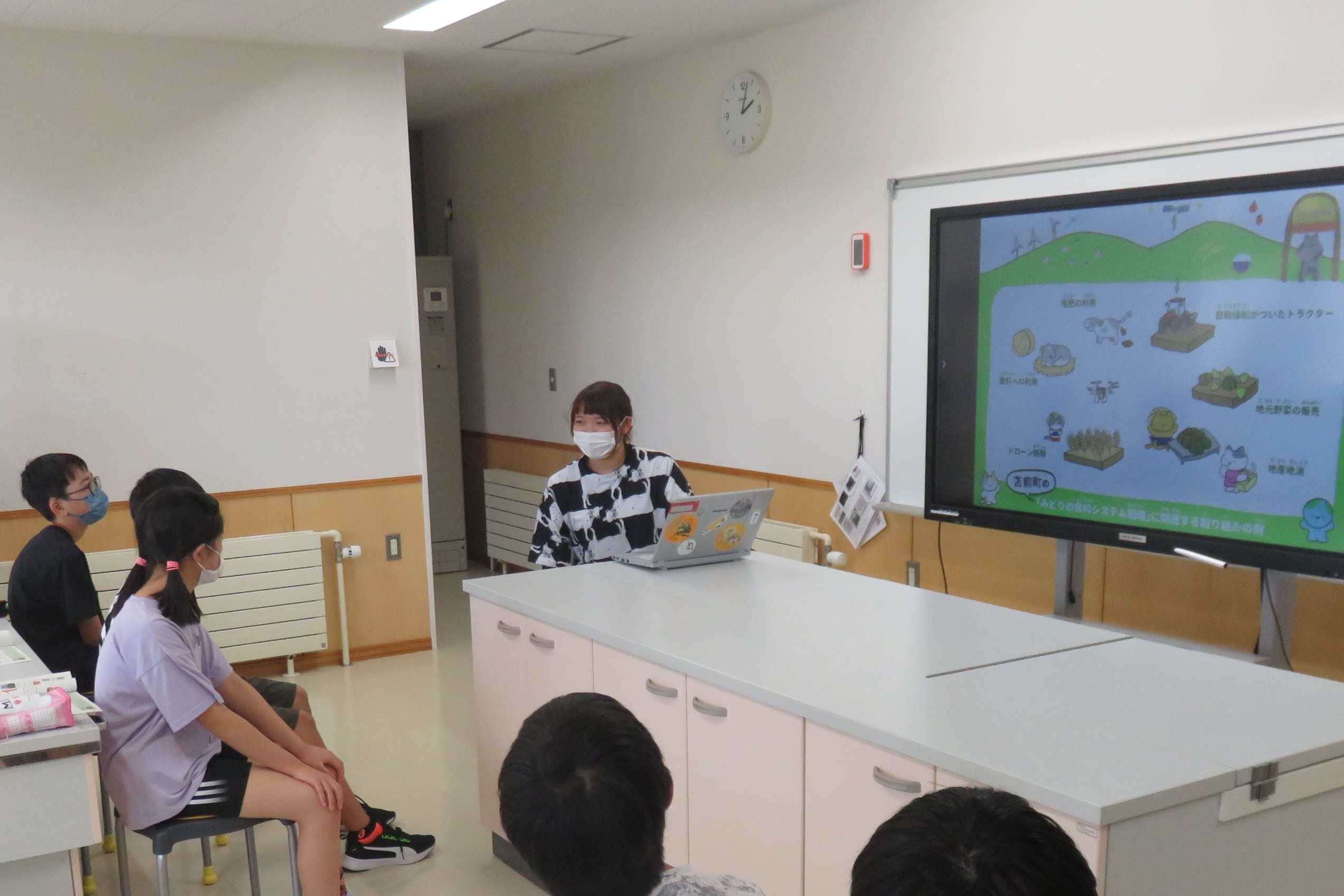 苫前町の農業事情を説明する伊藤沙智氏
