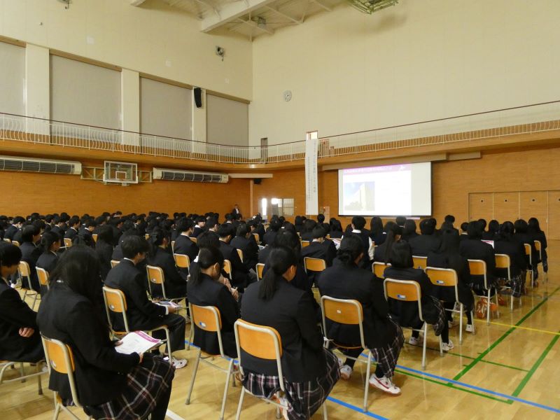 清尚学院高等学校で「みどりの食料システム戦略」の出前授業を行いました。