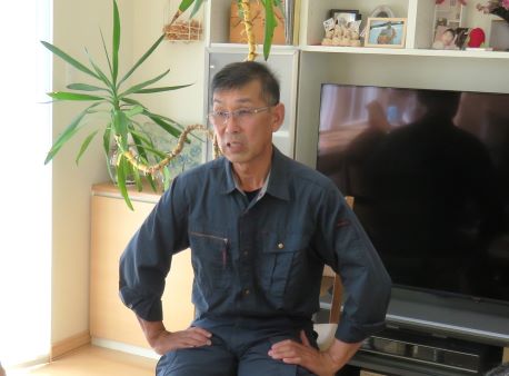 帰山農園の取組を説明