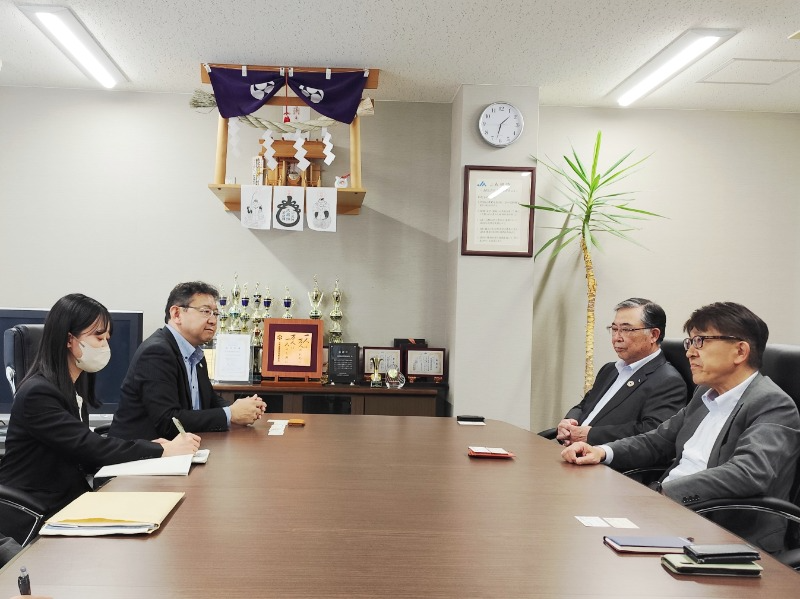 JA新はこだて横道組合長(右奥)との 意見交換