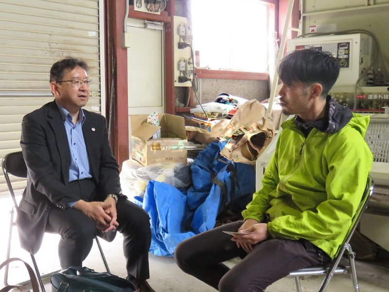 白石農園の白石氏(右)との意見交換