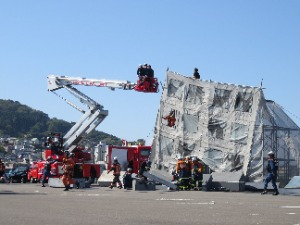 座屈建物救出訓練