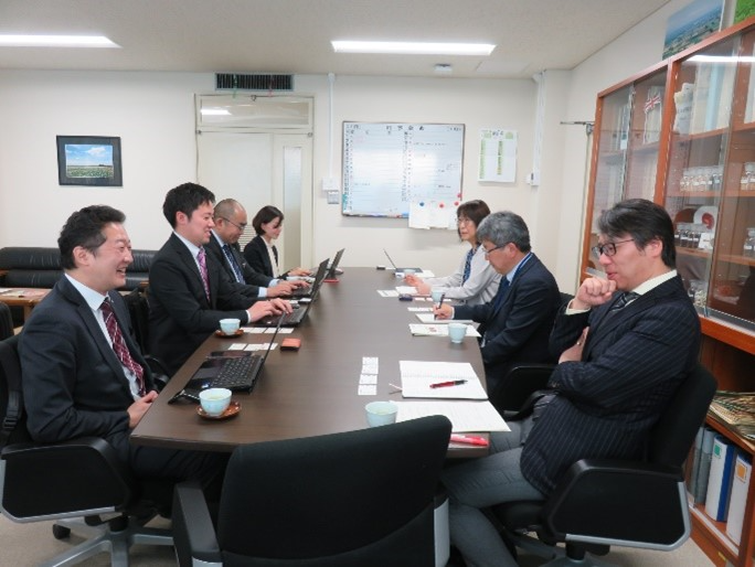 日本航空株式会社帯広支店とシンガポール輸出に関する意見交換を行いました。