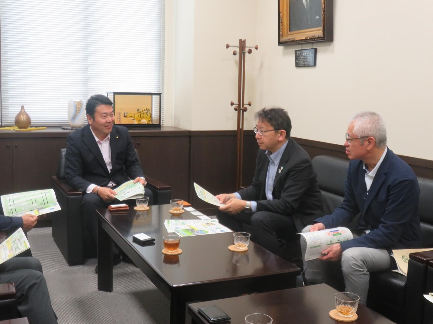原次長が管内関係機関と意見交換を行ないました。