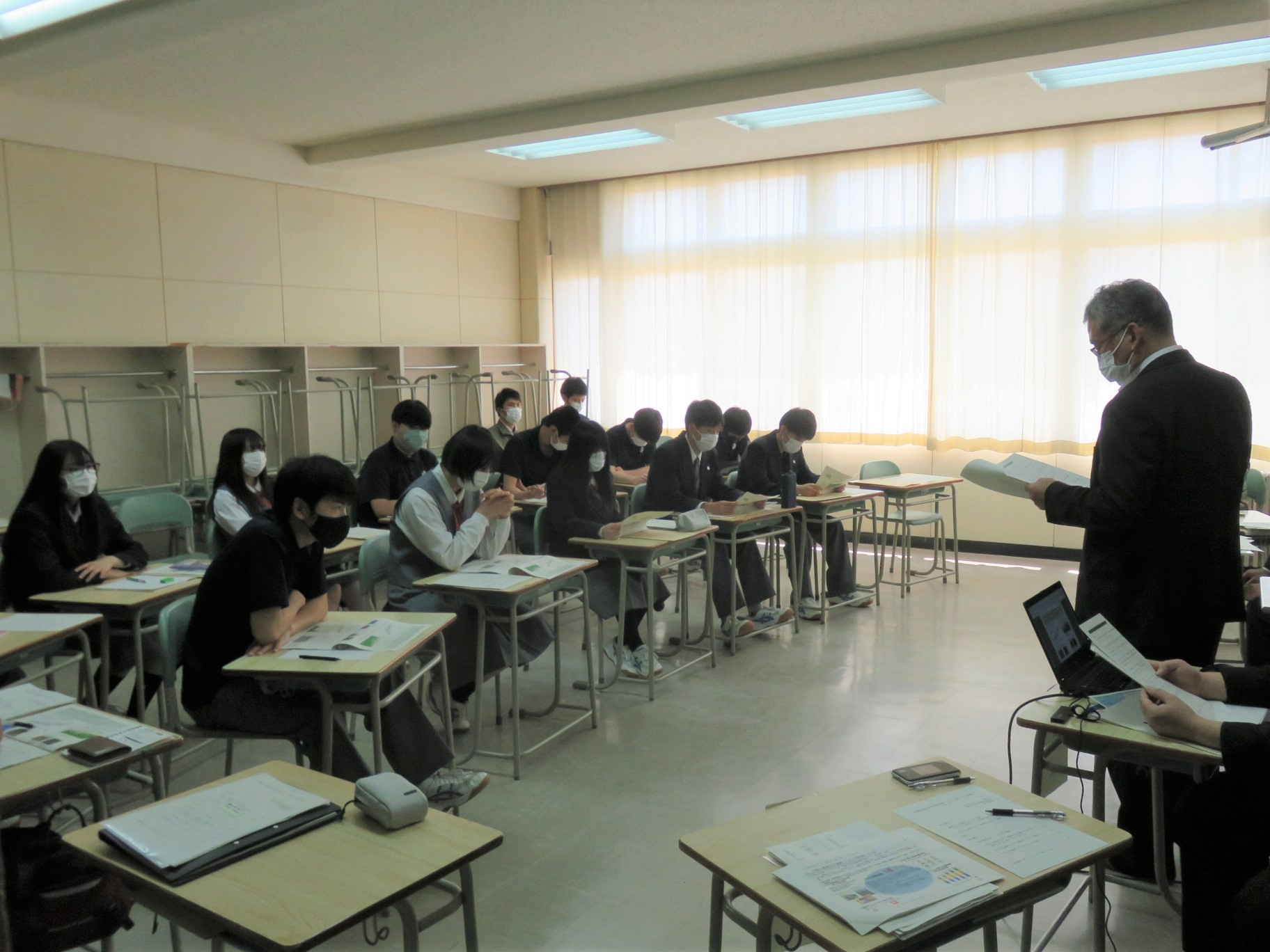 授業の様子（みどりの食料システム戦略について）