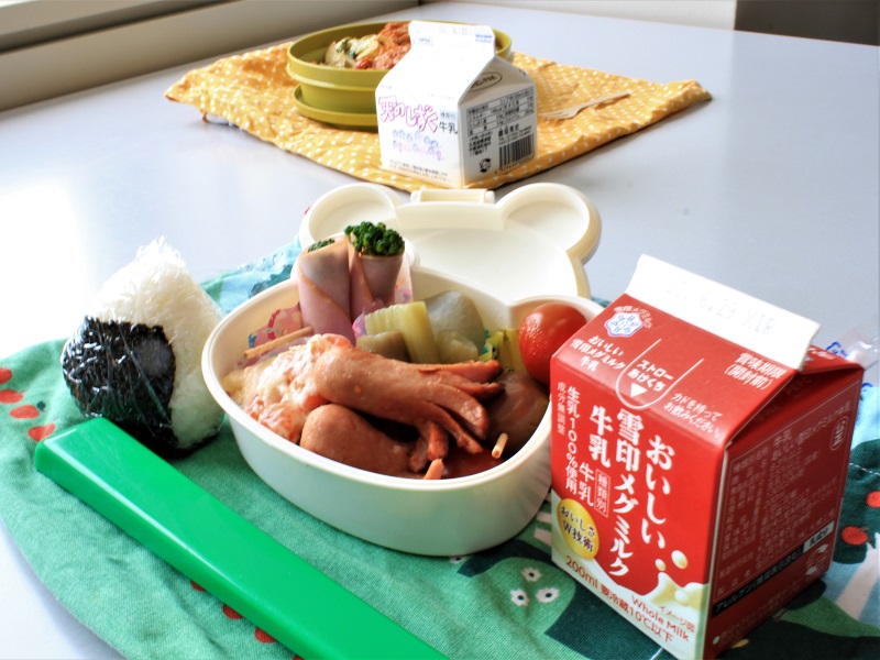 お弁当+牛乳