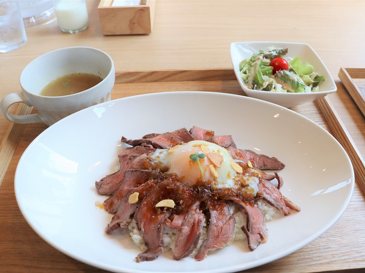 自家製ローストビーフ丼