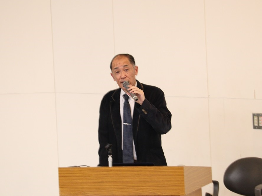 講義する釧路地域拠点職員