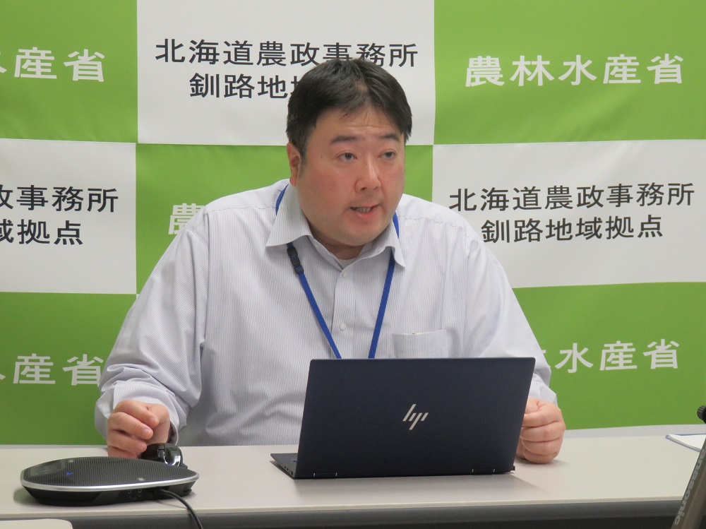 「気象災害と防災気象情報」をテーマに講演される山本貴幸土砂災害気象官