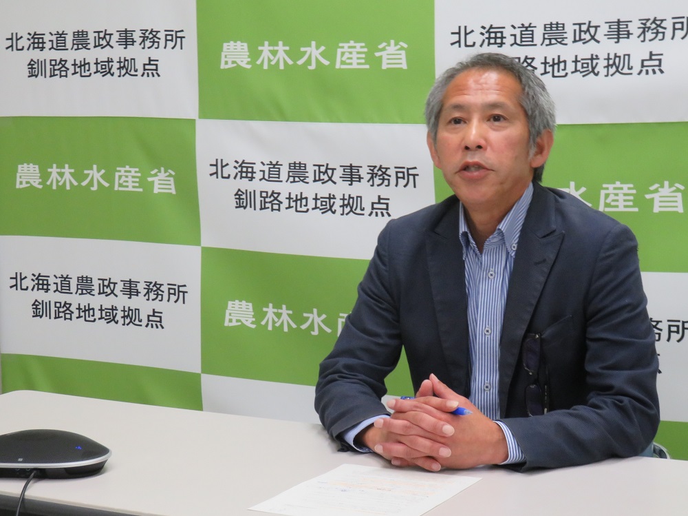 電子申請システム(eMAFF)について説明する加藤総括農政業務管理官