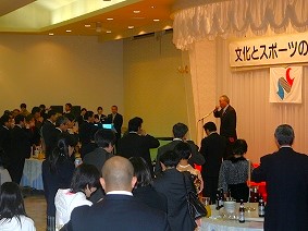 式典でも牛乳で乾杯