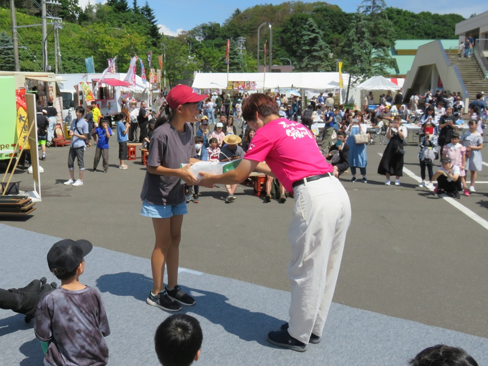 渾身の「モォ～」を披露し、見事優勝！