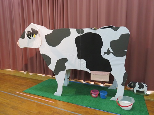 03 実物大の模擬牛