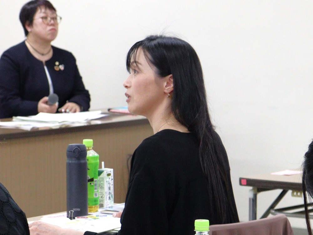 質問する部員
