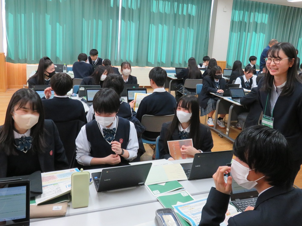 グループで話し合いながら合意形成
