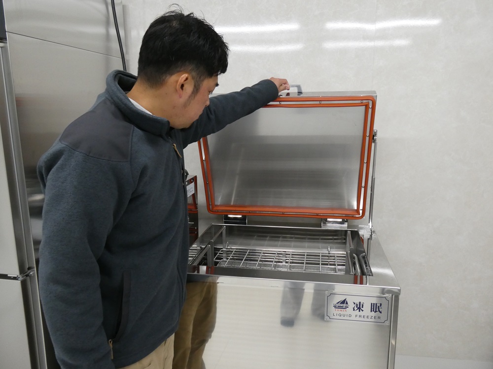 牛乳を急速冷凍できる機械